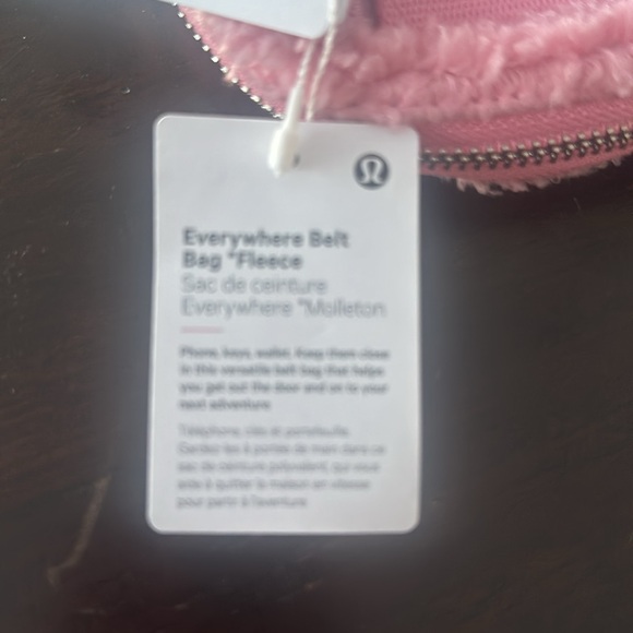 Lululemon pink fleece everywhere belt bag. NWT - Picture 3 of 4